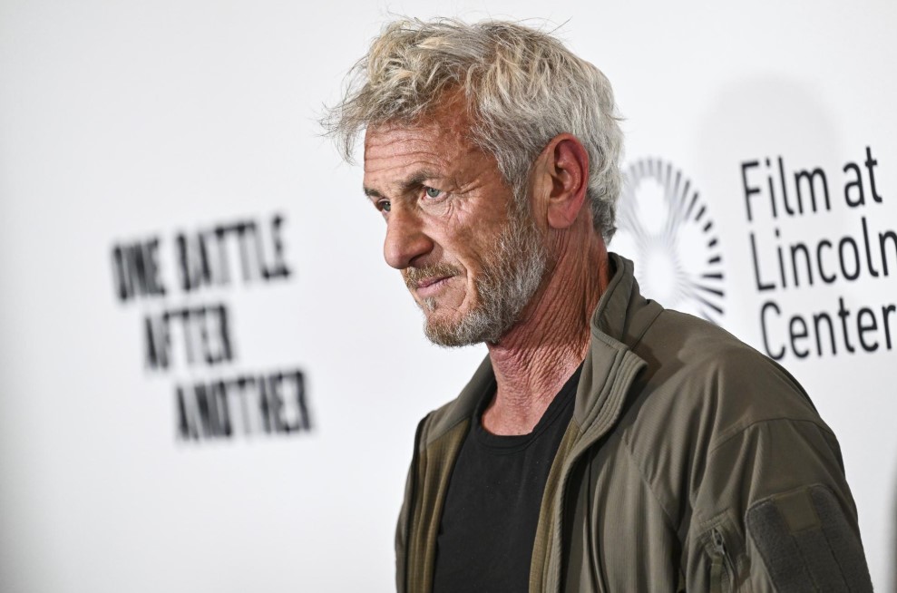 "Мені соромно за американський паспорт": Шон Пенн звернувся до українських військових